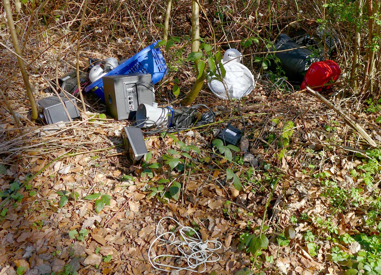 2020 03 elektroschrott im wald